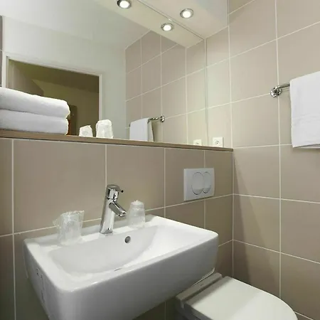 Hotel Roissy 3*