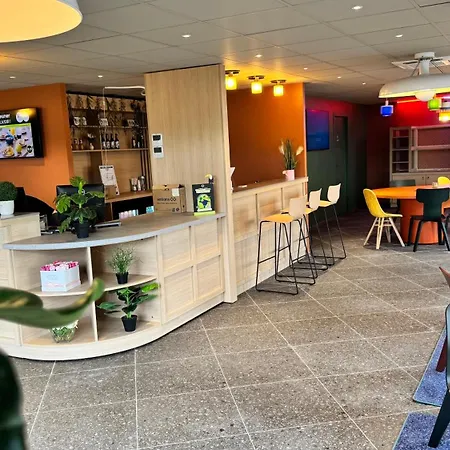 Hotel Roissy 3*